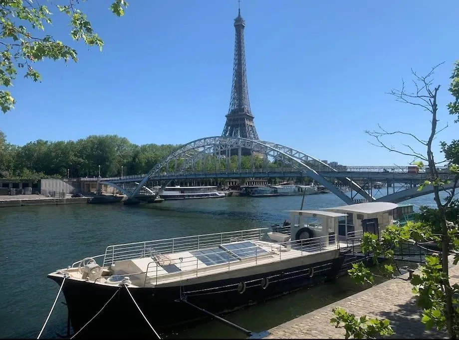 Sejour Sur Peniche De Luxe Face Tour Eiffel Hotel París