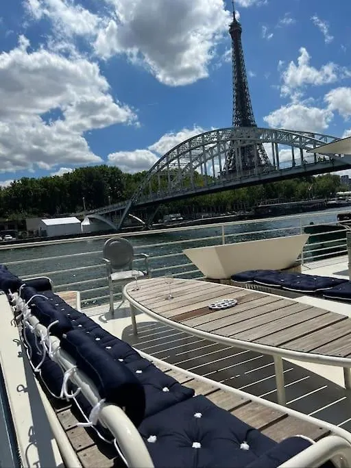 Sejour Sur Peniche De Luxe Face Tour Eiffel Hotel París